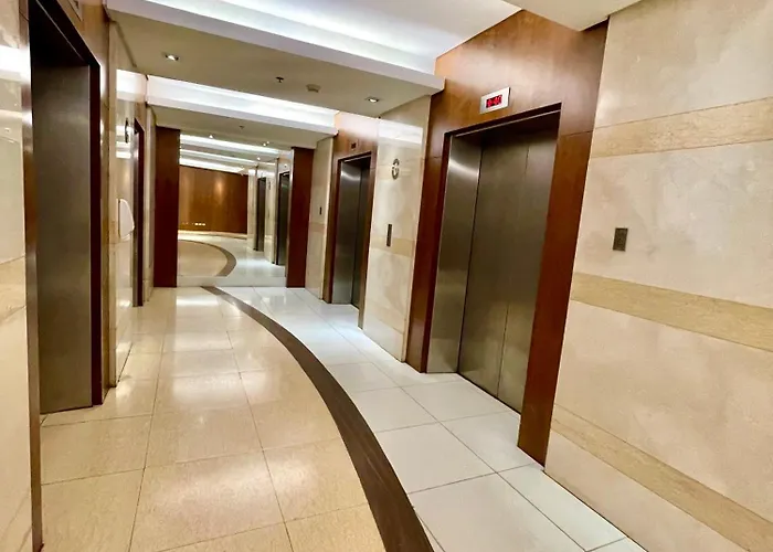 Unit At Grand Riviera In Front Of Us Embassy 3* Manila